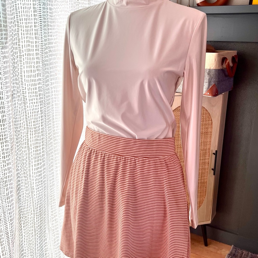 NWT! Wild Fable mock neck long sleeve top.